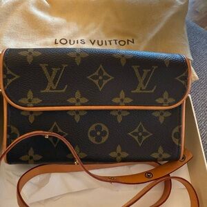 Louis Vuitton Monogram Pochette Florentine XS